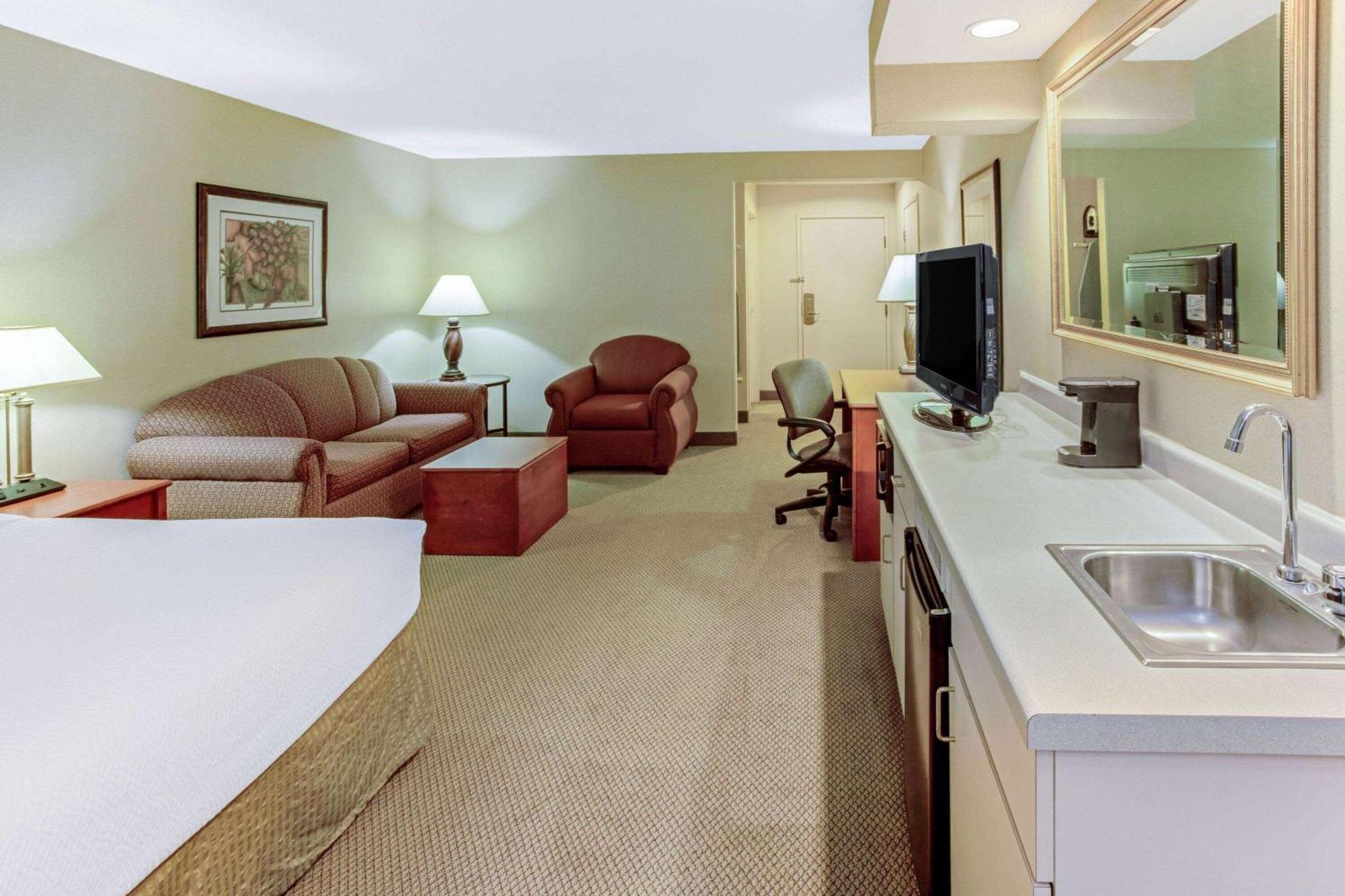 Hotel La Quinta By Wyndham Appleton College Avenue Exterior foto