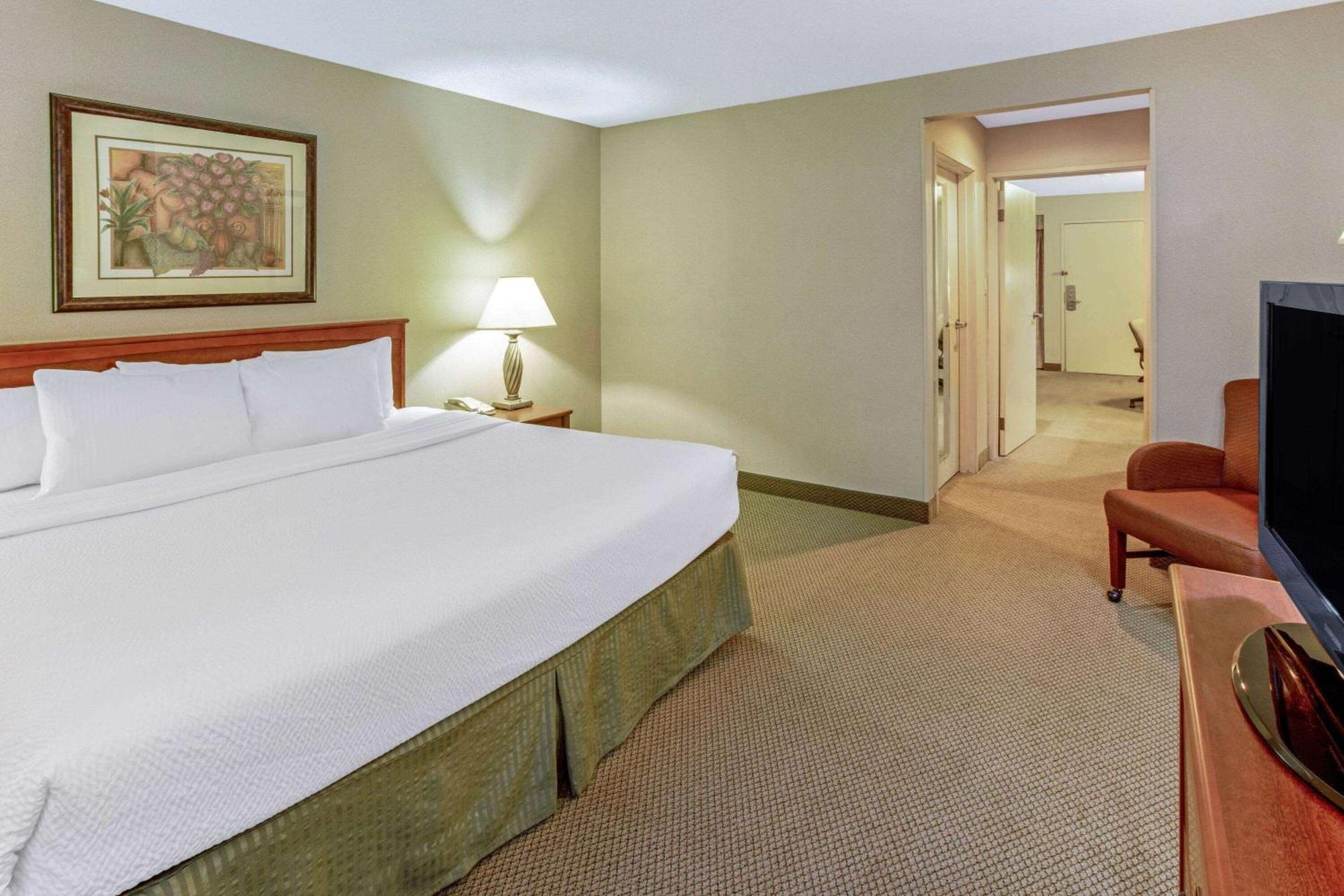 Hotel La Quinta By Wyndham Appleton College Avenue Exterior foto